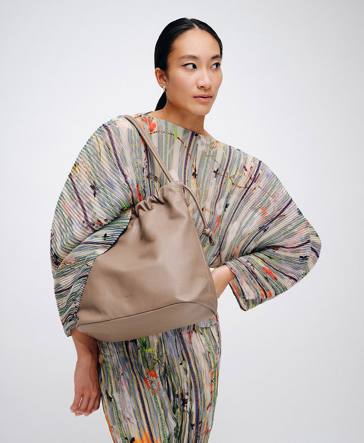 Grosse Knot Bag aus weichem Leder - Clay