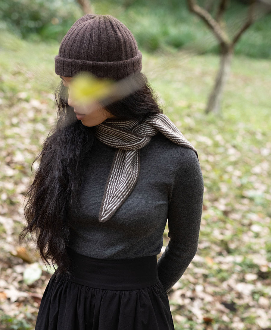 Kleiner Gestrickter Schal / Foulard aus Kaschmir - Braun / Weiss gestreift