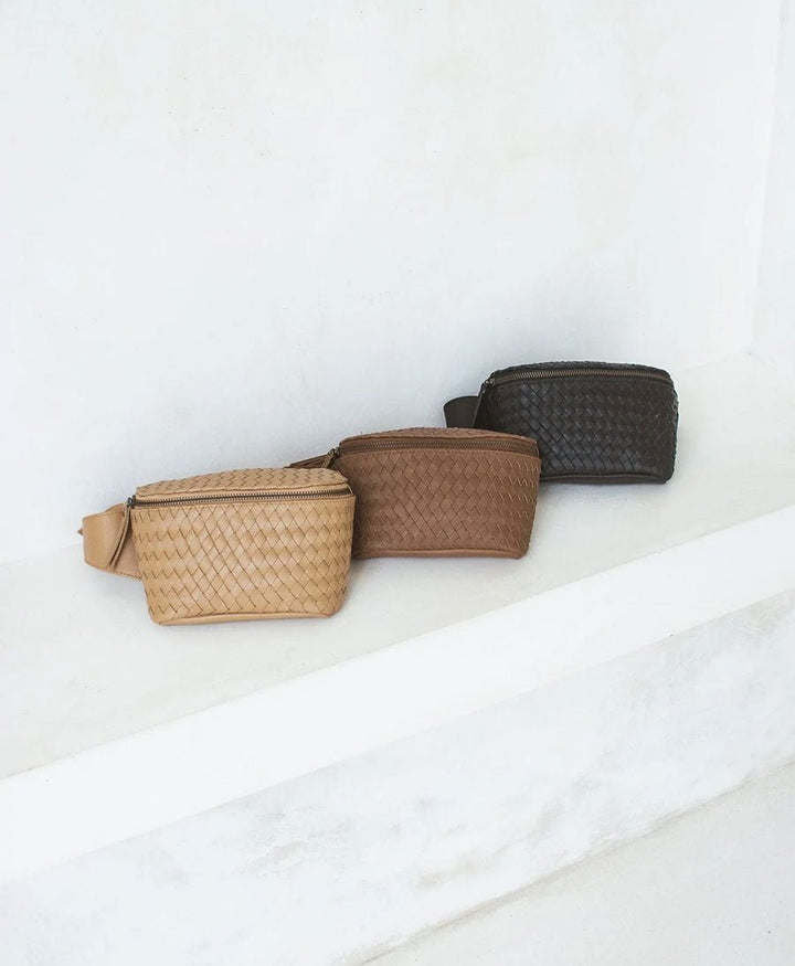 Bauchtasche aus gewebtem Leder - The Woven Remy Tan - MANDRN - clomes