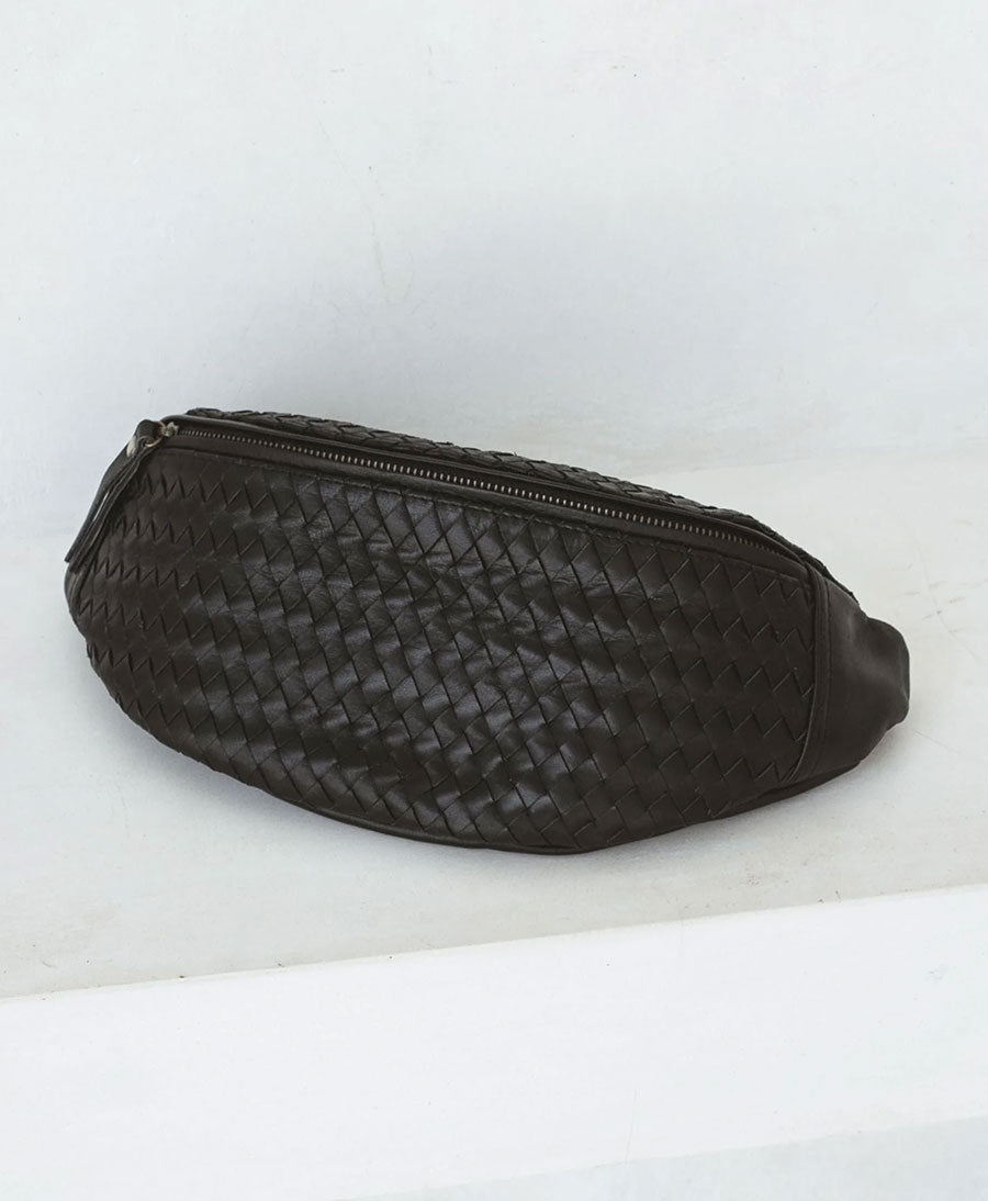 Bauchtasche aus Leder "The Woven Atlas Schwarz" von MANDRN - Secondhand - MANDRN - clomes