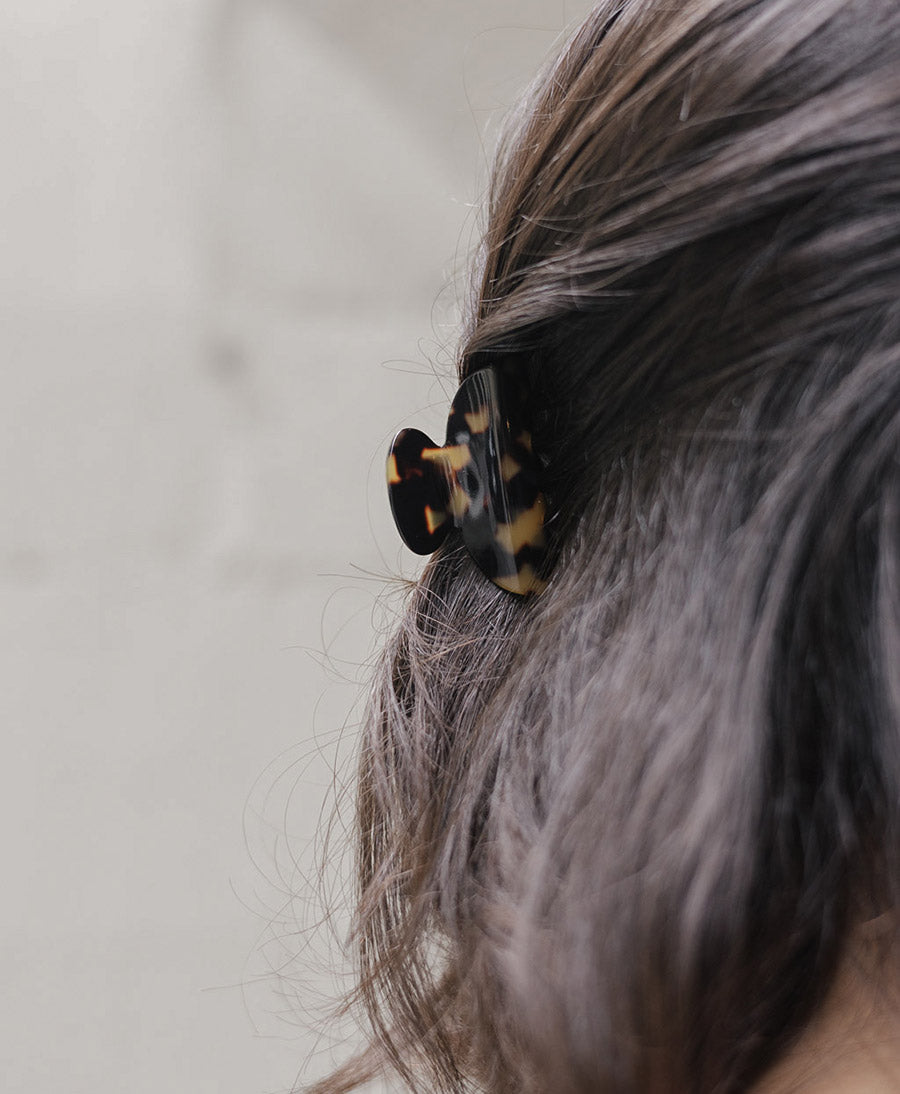 Haarklammer CARMELLA (M) aus Acetat - Tortoise