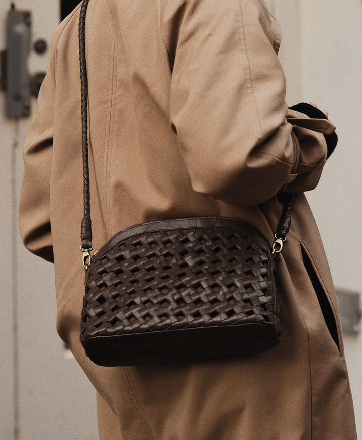 Geknotete Ledertasche "CARMEN" - Espresso