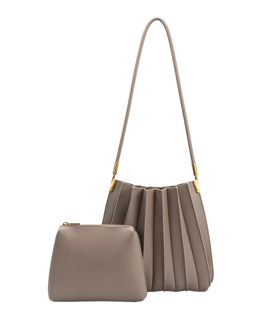 Plissierte Schultertasche CARRIE aus veganem Leder - Mushroom