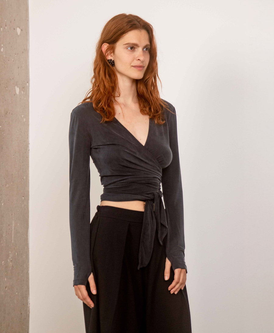 Wickeltop / Wrap Top aus Cupro Jersey - Anthrazit
