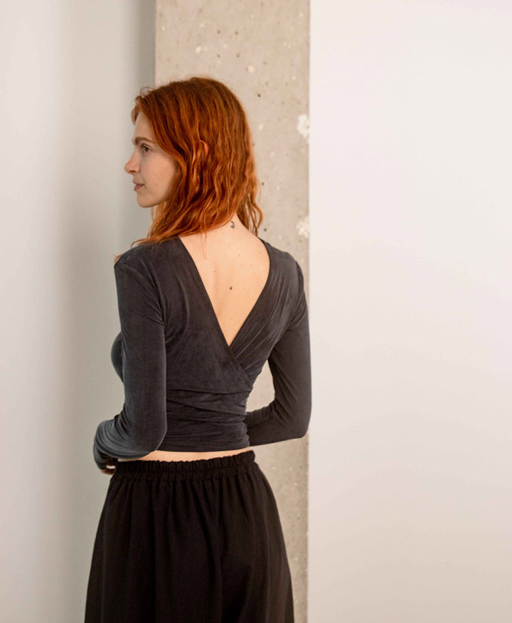 Wickeltop / Wrap Top aus Cupro Jersey - Anthrazit