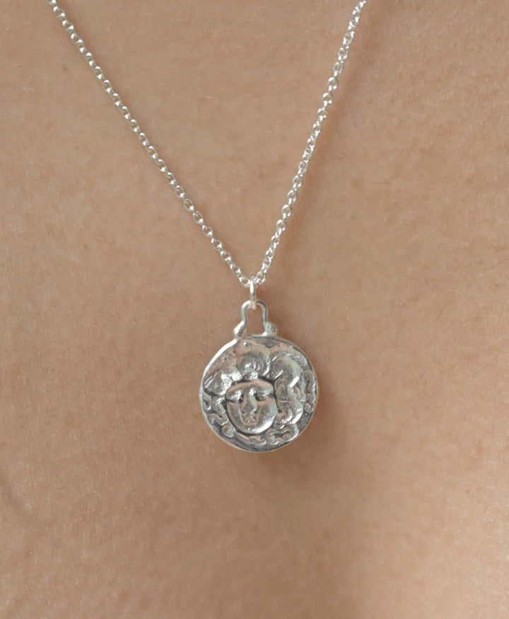 Halskette Silber "Medusa Pendant Necklace" - Wild Fawn - clomes