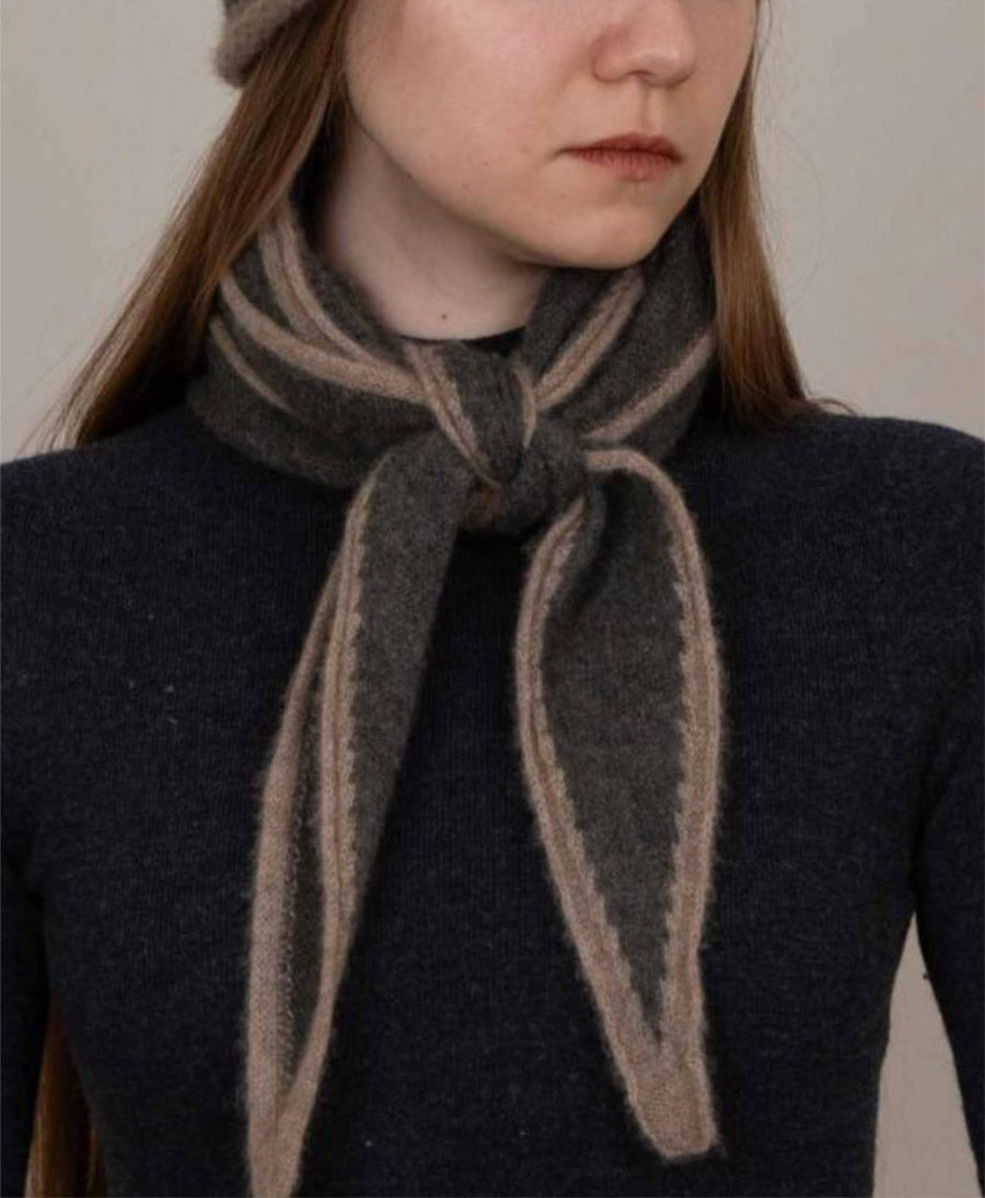 Kleiner Gestrickter Schal / Foulard aus Kaschmir - Dunkelgrün-Grau / Beige