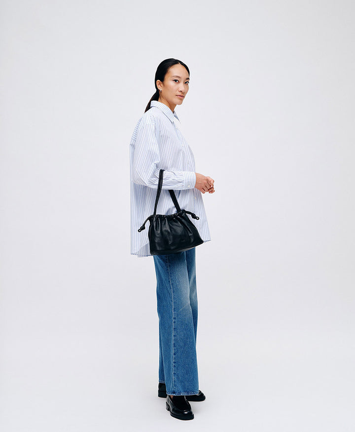 Kleine Knot Bag aus weichem Leder - Schwarz