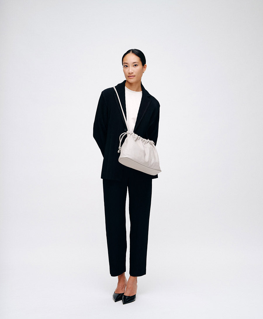 Mittelgrosse Knot Bag aus weichem Leder - Perla