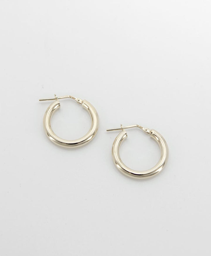 Klassische Creolen VIDA 20mm mit Klappverschluss - Sterling Silber - Clomes - clomes
