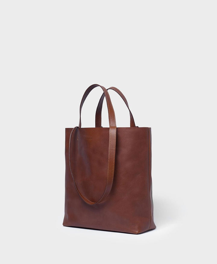 Kleine Schultertasche / Tragetasche Tote Bag aus dunkelbraunem Leder - PARK - clomes