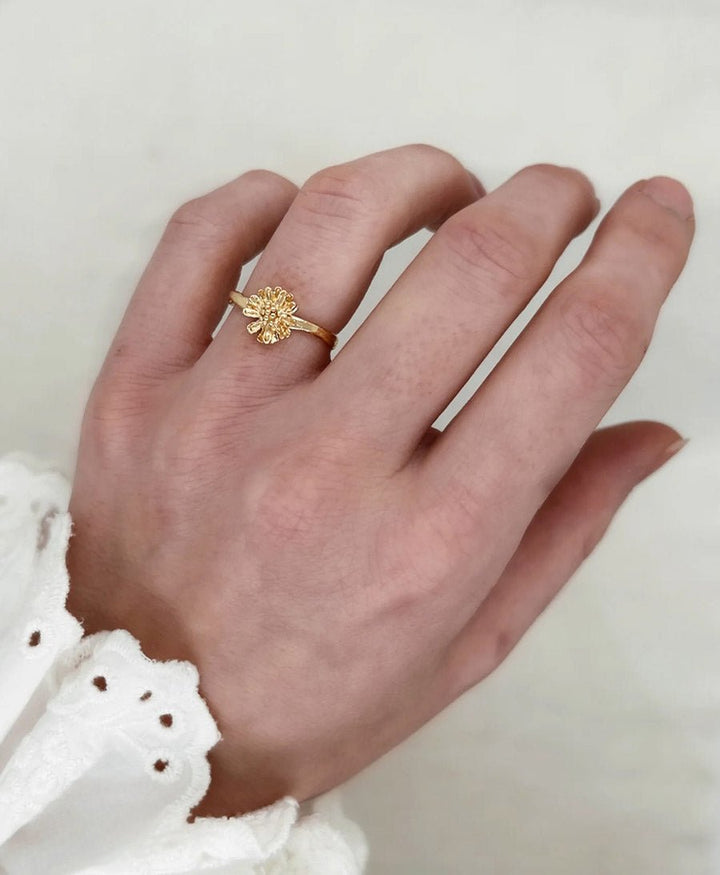 Marguerite Solitaire Ring vergoldet - verstellbar - Elise Tsikis - clomes