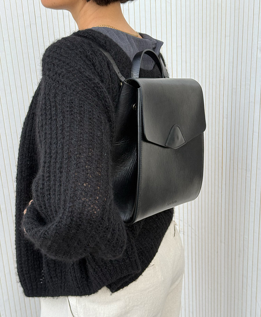Kleiner Rucksack aus Leder in Schwarz von VereVerto - Secondhand