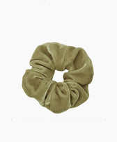 Haargrummi Medina Scrunchie Velvet Yoomee in Helles Olivgrün
