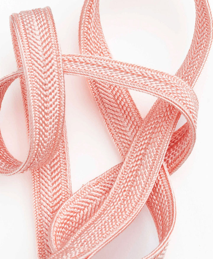 Kurzes Schlüsselband "Zahra Mini" mit silbrigem Karabiner - Rose