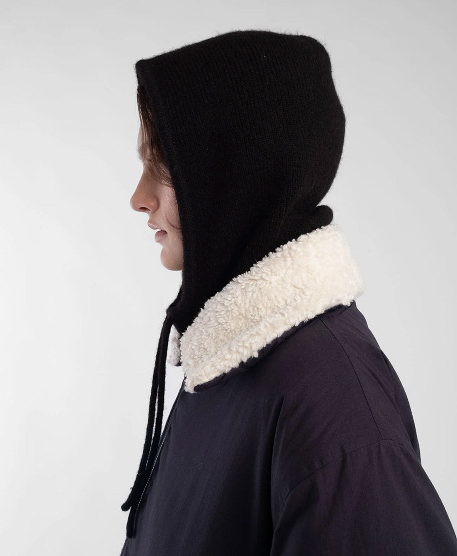 Schwarze Strickkapuze - Black Knit Hood