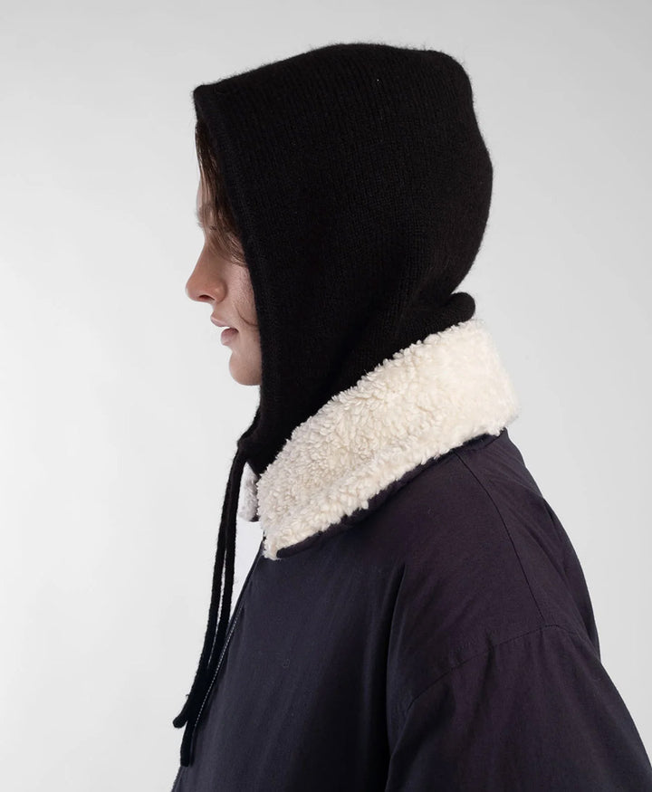 Schwarze Strickkapuze - Black Knit Hood