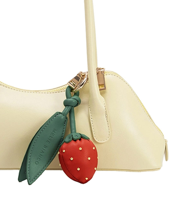 Taschenanhänger / Schlüsselanhänger ERDBEERE aus veganem Leder - Rot