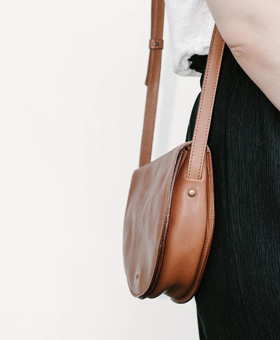 Umhängetasche Cross Body "Halbmond" braun - PARK - clomes