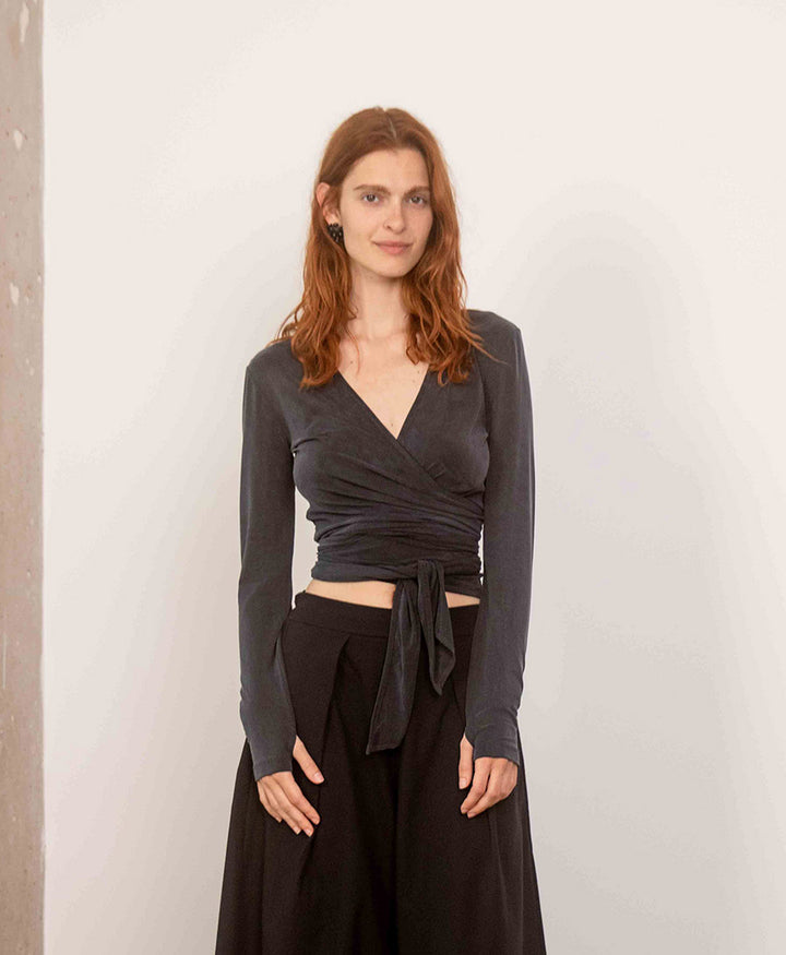 Wickeltop / Wrap Top aus Cupro Jersey - Anthrazit