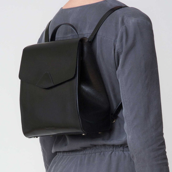 Kleiner Rucksack aus Leder in Schwarz von VereVerto - Secondhand